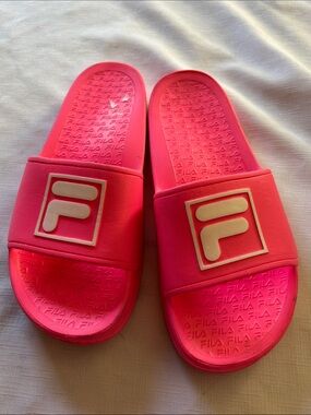 Fila Kids Bright Pink Slide Sandals with White Logo